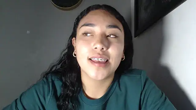 Snapshot of AmberGold- chatting on November 11, 11:09 pm AmberGold- online show from November 11, 11:09 pm