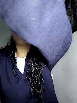 Snapshot of AmberGold- chatting on November 7, 7:24 am AmberGold- online show from November 7, 7:24 am