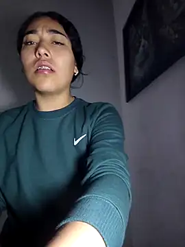 Snapshot of AmberGold- chatting on November 4, 9:35 am AmberGold- online show from November 4, 9:35 am