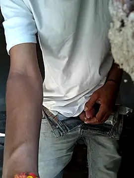 Snapshot of onlymasti00 chatting on October 11, 10:05 am onlymasti00 online show from October 11, 10:05 am