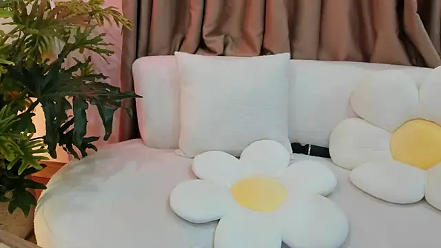 Snapshot of Mian_Miann chatting on November 20, 6:36 am Mian Miann online show from November 20, 6:36 am