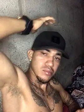 Snapshot of tattoos22 chatting on November 8, 12:09 pm tattoos22 online show from November 8, 12:09 pm