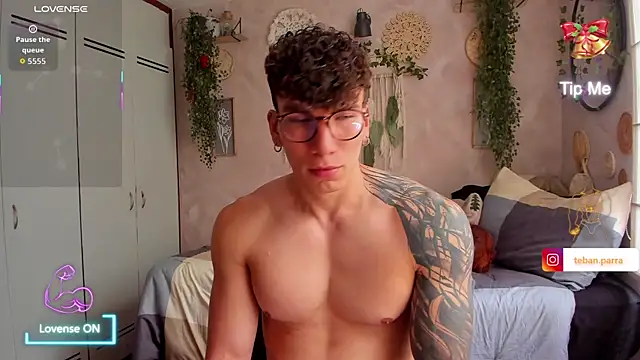 estebandi do online show from January 9, 8:38 pm