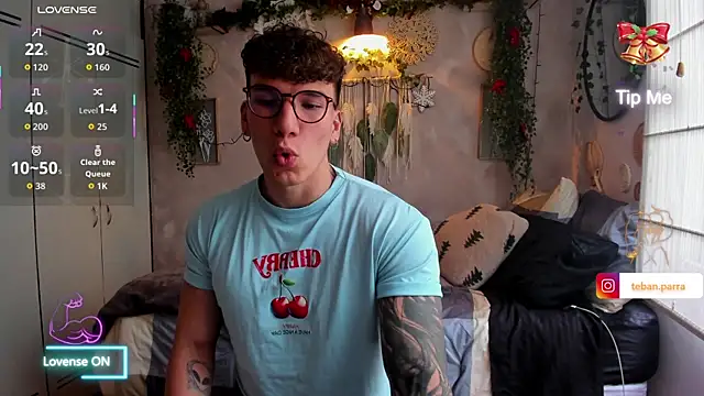 estebandi do online show from December 20, 8:33 pm