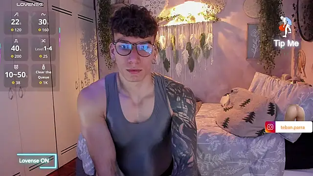 estebandi do online show from November 30, 3:40 am