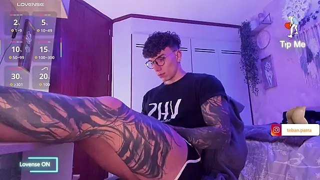 estebandi do online show from November 29, 2:12 am