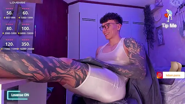 estebandi do online show from November 8, 4:38 am