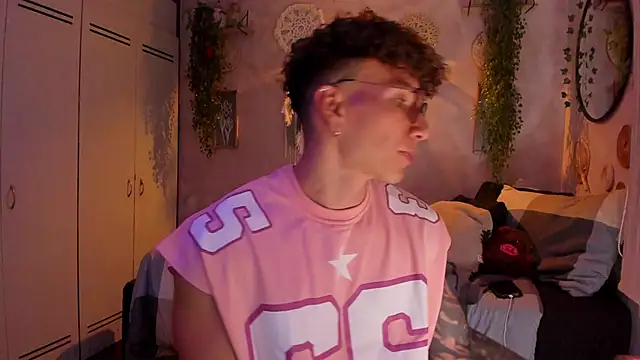 estebandi do online show from January 18, 3:21 am