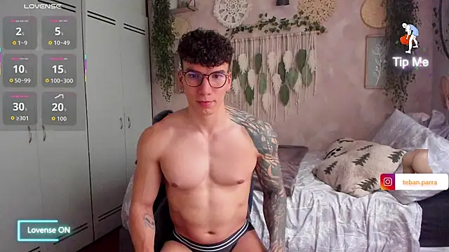 estebandi do online show from November 30, 9:37 pm