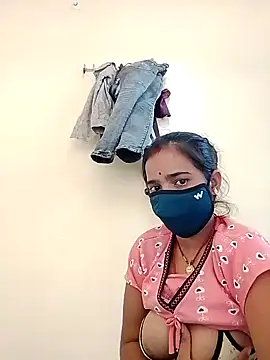 Snapshot of malteejat chatting on October 4, 7:10 am malteejat online show from October 4, 7:10 am