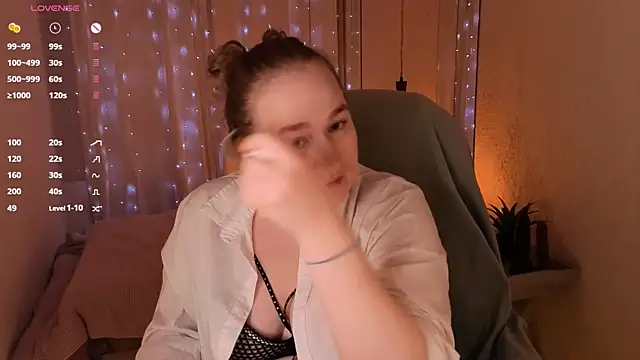 Snapshot of Kitty_Rest_ chatting on April 22, 11:06 am Kitty Rest online show from April 22, 11:06 am