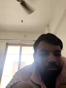 Snapshot of vinay_smalldick chatting on June 15, 4:34 am vinay smalldick online show from June 15, 4:34 am
