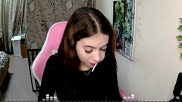 Snapshot of mona_fly chatting on September 26, 4:03 pm mona fly online show from September 26, 4:03 pm