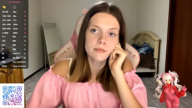 VibeQueenLucy online show from September 27, 3:29 pm