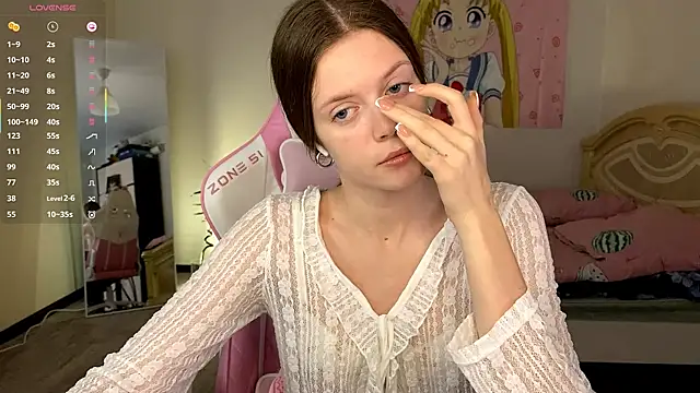 VibeQueenLucy online show from November 14, 10:30 am