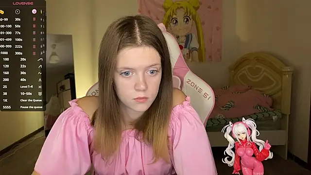 VibeQueenLucy online show from October 17, 2:30 pm