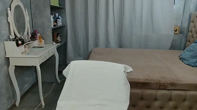 ReeneKortney online show from September 16, 5:41 am