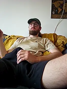 Snapshot of Loopertz chatting on November 8, 8:29 am Loopertz online show from November 8, 8:29 am