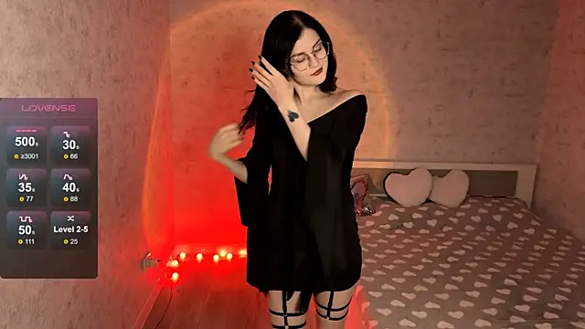 FakeLamb online show from April 21, 9:10 pm