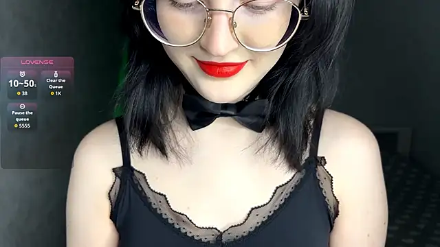 FakeLamb online show from April 2, 9:32 pm