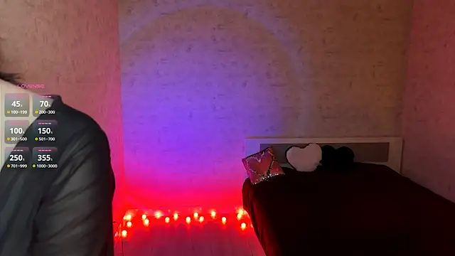 FakeLamb online show from March 2, 9:11 pm