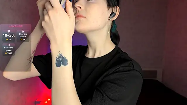 FakeLamb online show from April 9, 9:21 pm