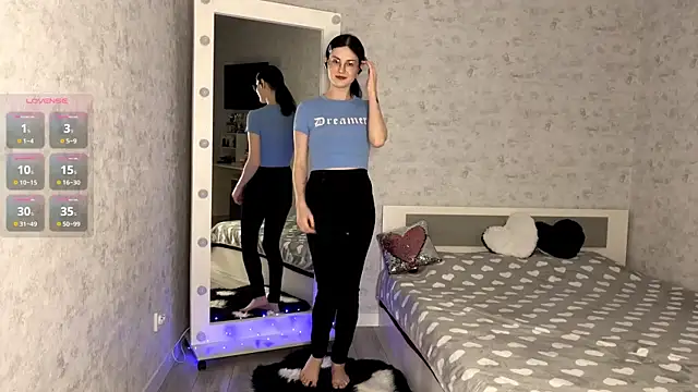 FakeLamb online show from November 5, 9:07 pm