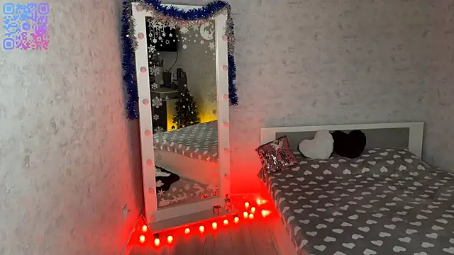 FakeLamb online show from January 10, 9:10 pm