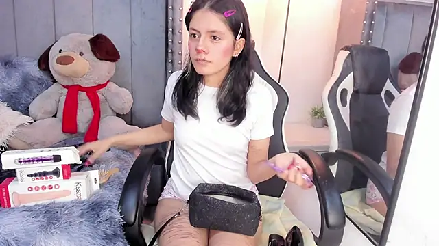 Miyu Komori online show from April 13, 7:40 pm