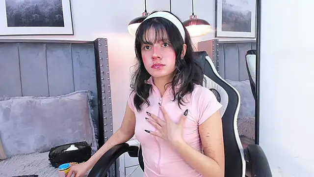 Miyu Komori online show from February 16, 1:10 pm