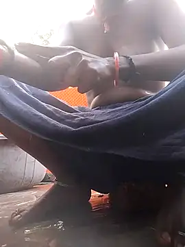 Snapshot of Hita_Grewal chatting on December 2, 2:01 am Hita Grewal online show from December 2, 2:01 am