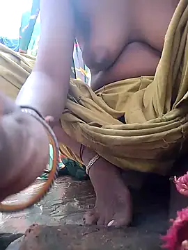 Snapshot of Hita_Grewal chatting on November 19, 5:40 am Hita Grewal online show from November 19, 5:40 am