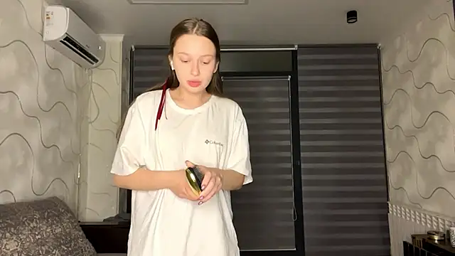 CharlynDini online show from November 30, 3:46 pm