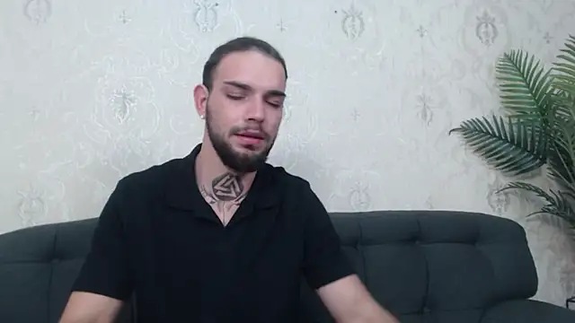 DanyelCarter online show from October 6, 6:19 pm