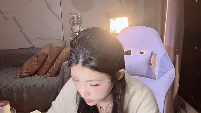 Snapshot of Lixinel-520 chatting on December 1, 1:01 pm Lixinel-520 online show from December 1, 1:01 pm