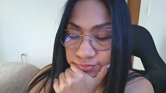 Snapshot of LissafeetHott chatting on June 7, 4:12 pm LissafeetHott online show from June 7, 4:12 pm
