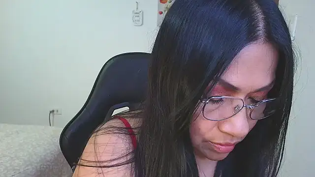 Snapshot of LissafeetHott chatting on June 6, 10:37 pm LissafeetHott online show from June 6, 10:37 pm
