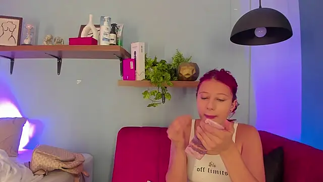 Cristalfoxy  online show from March 20, 7:48 pm