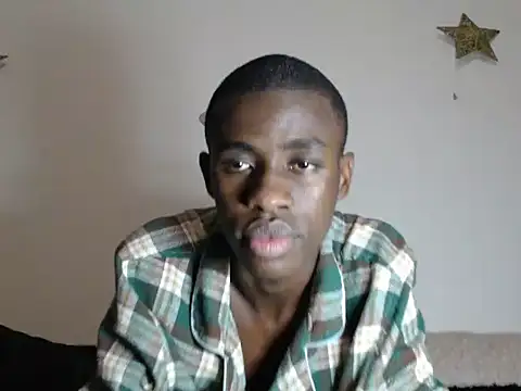 Snapshot of Vince_Favent chatting on October 30, 9:33 pm Vince Favent online show from October 30, 9:33 pm