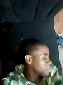 Snapshot of Vince_Favent chatting on October 2, 10:02 pm Vince Favent online show from October 2, 10:02 pm