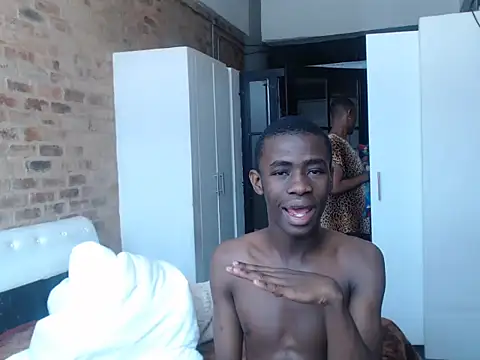 Snapshot of Vince_Favent chatting on September 12, 9:42 am Vince Favent online show from September 12, 9:42 am