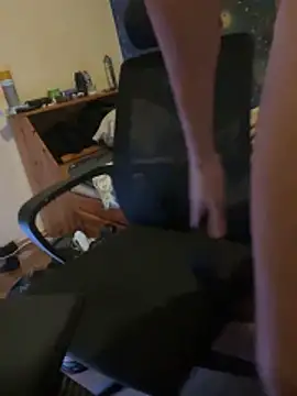 fronkie9384 online show from November 24, 11:49 pm