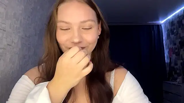 Snapshot of SwiiSweet chatting on September 30, 4:13 pm SwiiSweet online show from September 30, 4:13 pm