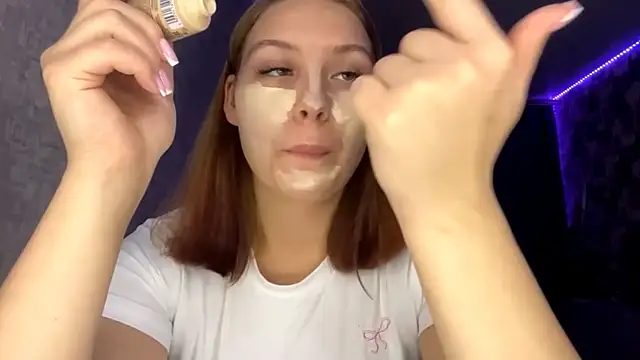 Snapshot of SwiiSweet chatting on October 16, 4:04 pm SwiiSweet online show from October 16, 4:04 pm