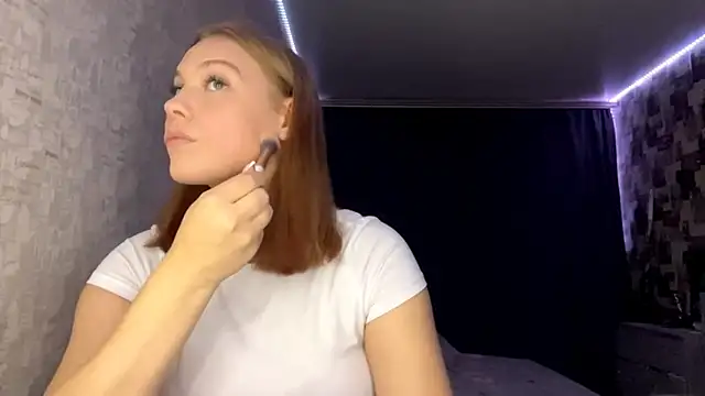 Snapshot of SwiiSweet chatting on October 22, 4:17 pm SwiiSweet online show from October 22, 4:17 pm