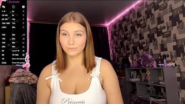 Snapshot of SwiiSweet chatting on November 11, 4:13 pm SwiiSweet online show from November 11, 4:13 pm