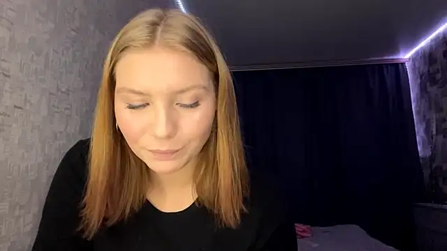 Snapshot of SwiiSweet chatting on October 25, 4:07 pm SwiiSweet online show from October 25, 4:07 pm