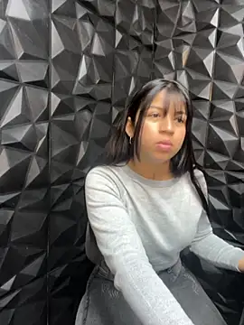 Snapshot of lil_charme chatting on October 9, 2:39 pm lil charme online show from October 9, 2:39 pm