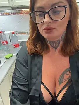 Snapshot of IrishmilfAnna chatting on October 16, 7:00 pm IrishmilfAnna online show from October 16, 7:00 pm