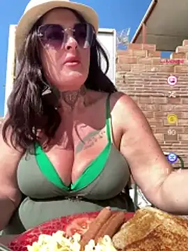 IrishmilfAnna online show from May 18, 9:03 am